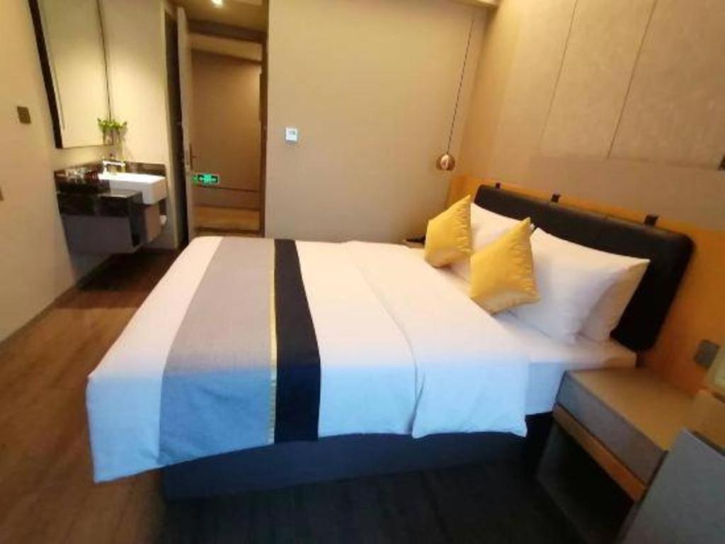 Home Inn Kunming Baita Road Exteriör bild